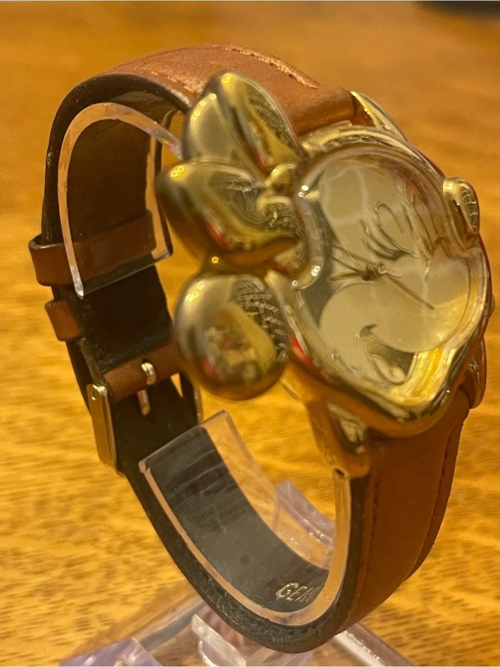 Vintage Lorus Minnie Mouse character watch featuring a distinct gold-tone Minnie